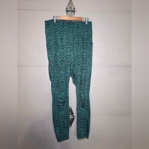 POP Fit Teal and Black Snake-Print Leggings